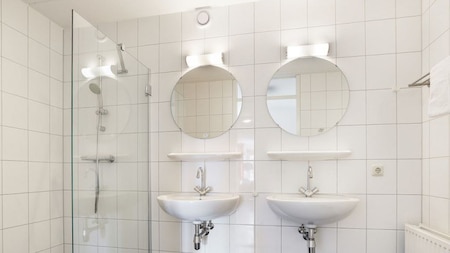 Badkamer - Landal Waterparc Veluwemeer Badkamer - Landal Waterparc Veluwemeer