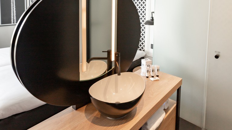 Gr8 room airport view