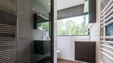 Badezimmer - TopParken Landgoed de SchelebergBAussenansicht - TopParken Landgoed de Scheleberg
