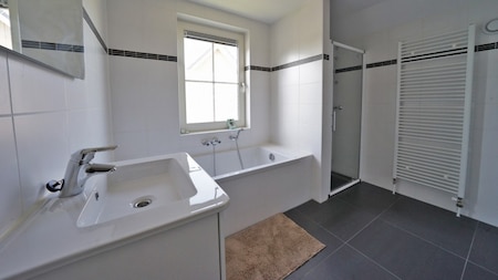 Badkamer - EuroParcs Limburg