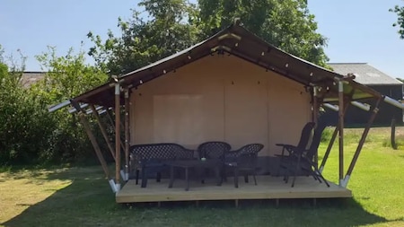 Buitenaanzicht - Vodatent Camping Eefting