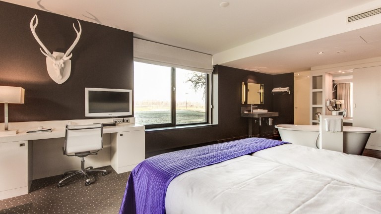 Komfortzimmer mit Dusche und Bad – Van der Valk Hotel Apeldoorn – De Cantharel