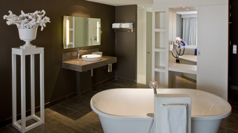 Komfortzimmer mit Dusche und Bad – Van der Valk Hotel Apeldoorn – De Cantharel