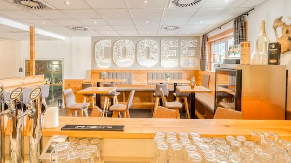Bar - COOEE Alpin Hotel Kitzbüheler Alpen Bar - COOEE Alpin Hotel Kitzbüheler Alpen