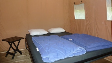 Tweepersoonsbed - Vodatent Camping L'Etruyere