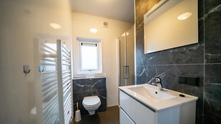 Badezimmer - EuroParcs De Wiedense Meren