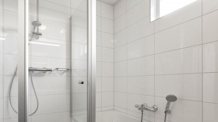 Badezimmer - Landal Villapark Livingstone