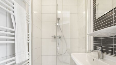 Badezimmer - Landal Villapark Livingstone