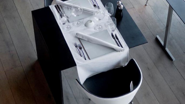 Restaurant - Carbon Hotel - Different Hotels