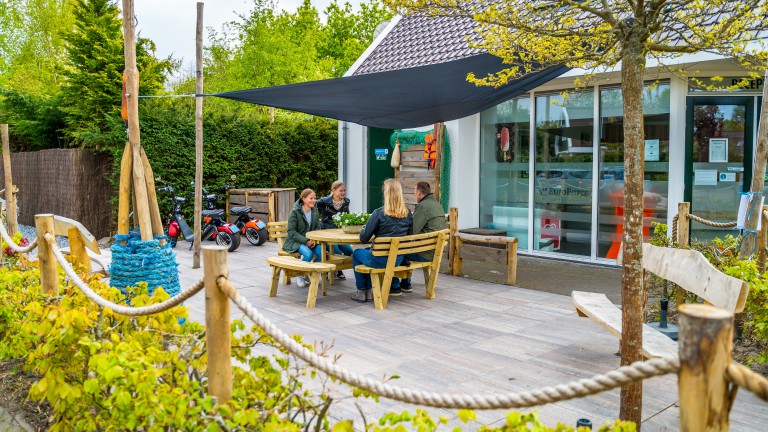 Terrasse - EuroParcs Koningshof