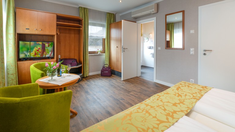 Standardzimmer – Weinhotel Landsknech