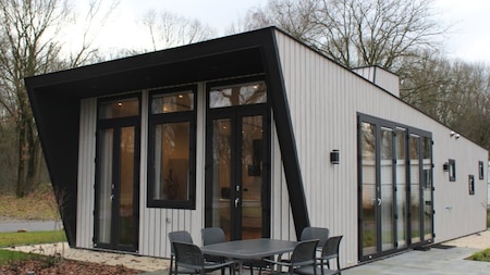 Buitenaanzicht - Vakantiepark Aan de Maas Buitenaanzicht - Vakantiepark Aan de Maas