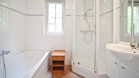 Badkamer - EuroParcs Beekbergen Badkamer - EuroParcs Beekbergen