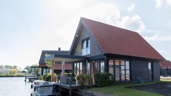 Watervilla 6A - Roompot Waterstaete Ossenzijl