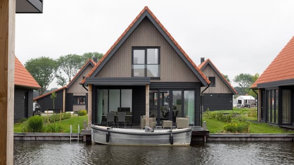 Watervilla 4 - Roompot Waterstaete Ossenzijl