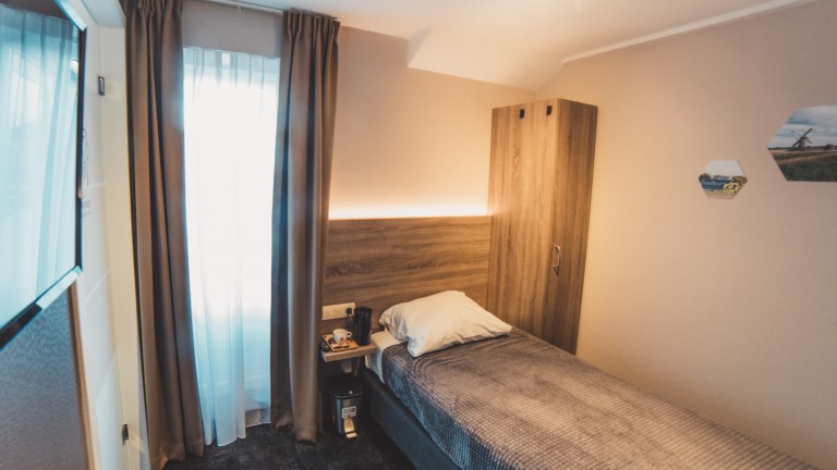 Eenpersoonskamer - Hotel Du Commerce Oostburg