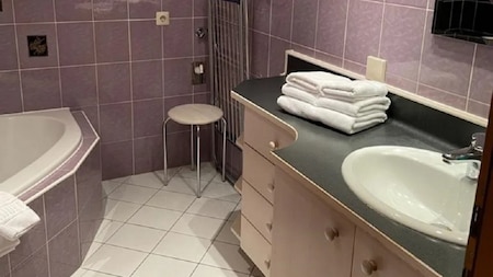 Badezimmer - EuroParcs Hermagor-Nassfeld