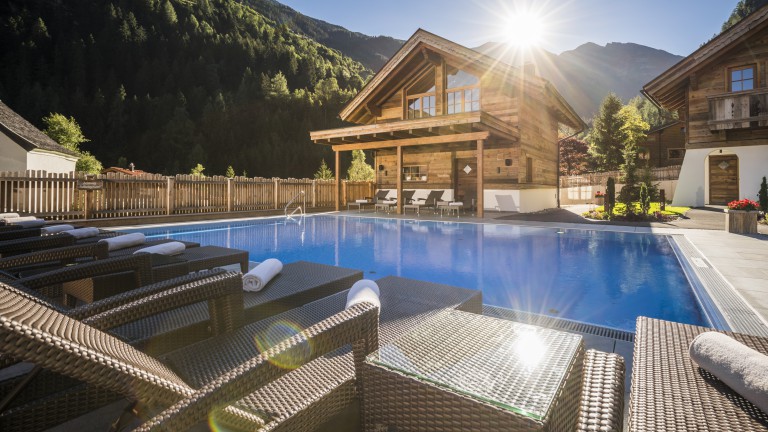 Buitenzwembad- Hotel Wiese