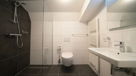 Badkamer - EuroParcs de Kraaijenbergse Plassen