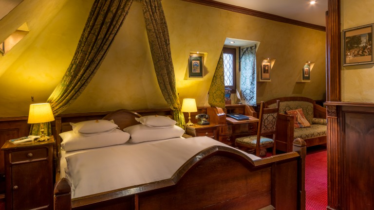 Viereck-Turmkemenate nr 36- Hotel Auf Schönb
