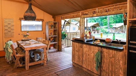 Wohnzimmer - EuroParcs Zilverstrand
