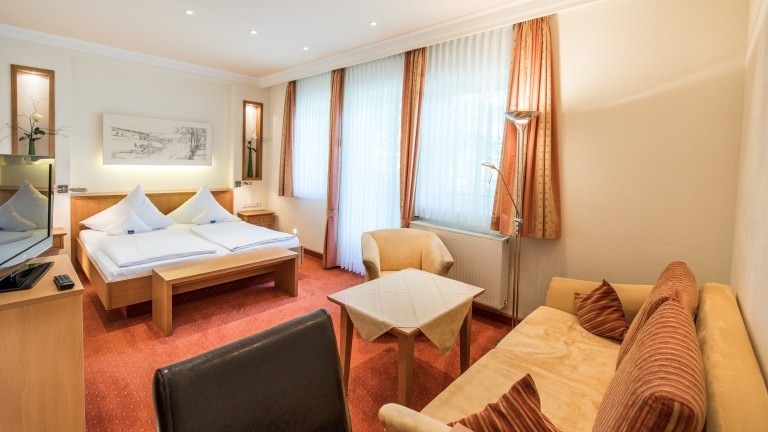 Komfortzimmer mit Balkon – Landgasthof Hotel Hanses-Bräutigam