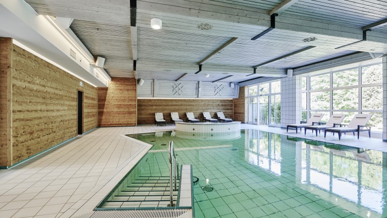 Binnenzwembad - Hotel Bannwaldsee
