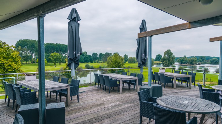 Terrasse - EuroParcs aan de Maas