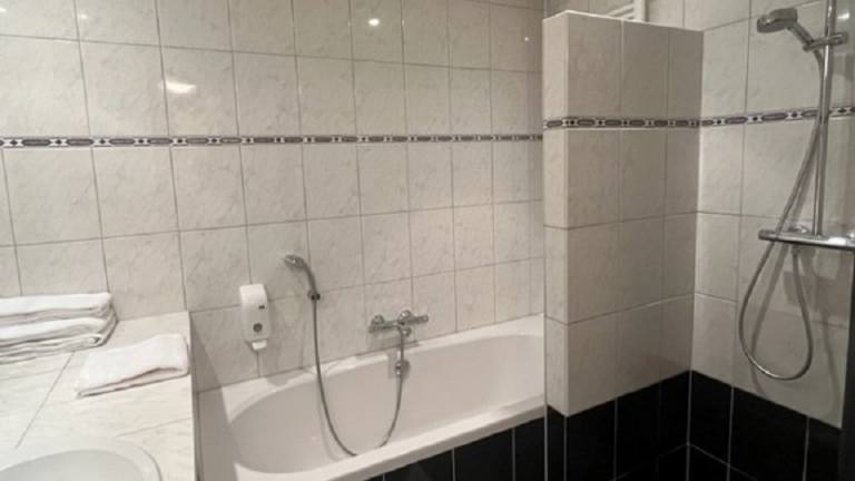 Komfortzimmer mit Bad – Hotel Restaurant Talens Coevorden