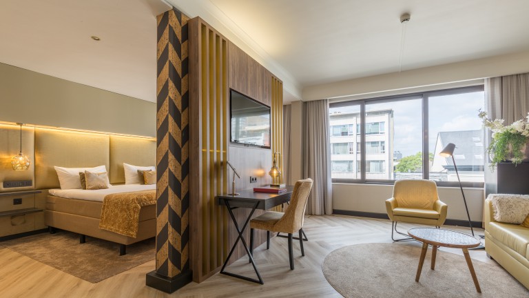 Suite double en single bed - Leonardo Hotel Antwerp The Plaza
