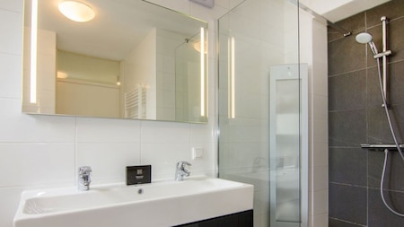 Badkamer - Landal Beach Resort Ooghduyne Badkamer - Landal Beach Resort Ooghduyne