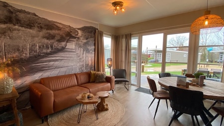 Woonkamer - RCN Vakantiepark Toppershoedje Woonkamer - RCN Vakantiepark Toppershoedje