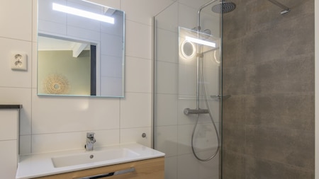 Badkamer - Roompot Bospark t Wolfsven Badkamer - Roompot Bospark t Wolfsven