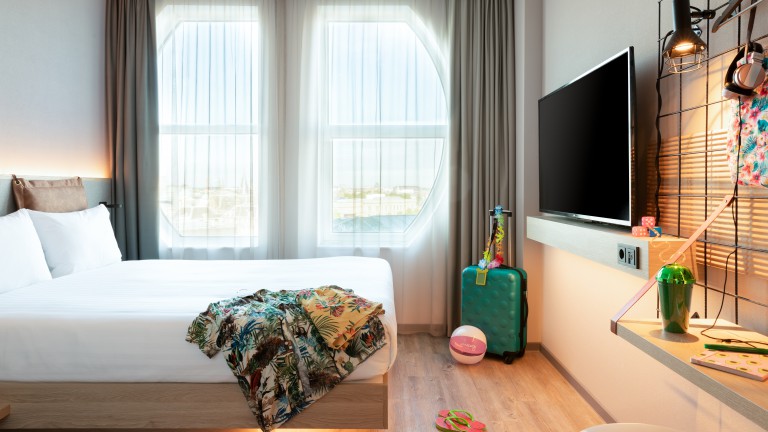 Moxy sleeper with view - Moxy The Hague