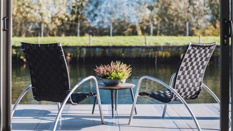 Terras - AquaHome in de Biesbosch
