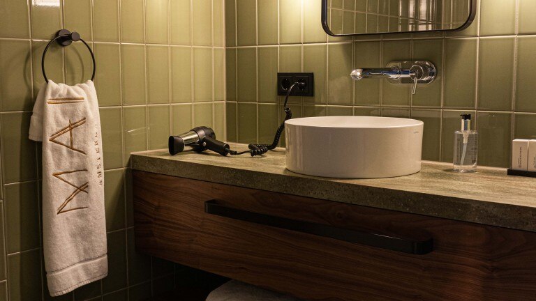 Komfortzimmer mit Kanalblick – Hotel MAI Amsterdam