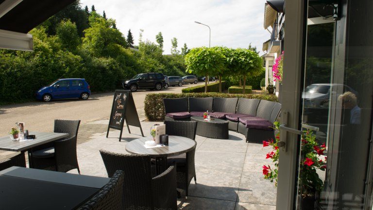 Terras - Hotel Restaurant Les Jumeaux