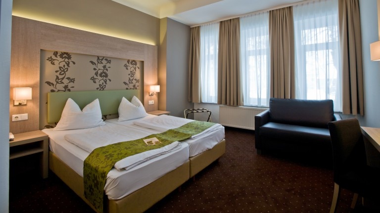 Dreibettzimmer – Rathaushotels Oberwiesenthal