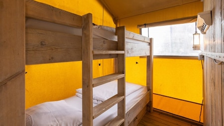 Slaapkamer - Roompot Glamping Lauwersmeer Slaapkamer - Roompot Glamping Lauwersmeer