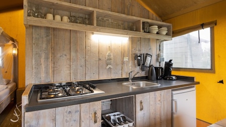 Wohnzimmer - Roompot Glamping Lauwersmeer