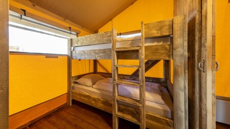 Slaapkamer - Roompot Glamping Lauwersmeer Slaapkamer - Roompot Glamping Lauwersmeer