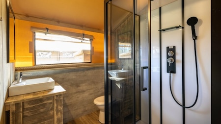 Badezimmer - Roompot Glamping Lauwersmeer