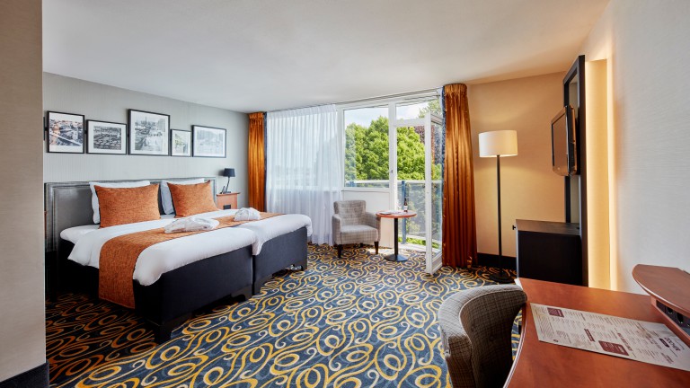 The Deluxe One With Balcony - Carlton square hotel