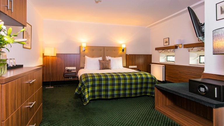 Junior Suite – Golden Tulip Hotel Central