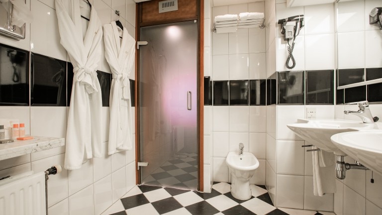 Junior Suite – Golden Tulip Hotel Central