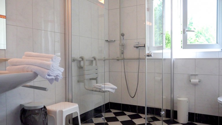 Badkamer - Hotel Seemöwe Eifel