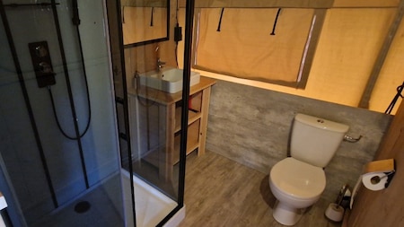 Badkamer - Vodatent Glamping Mooirust