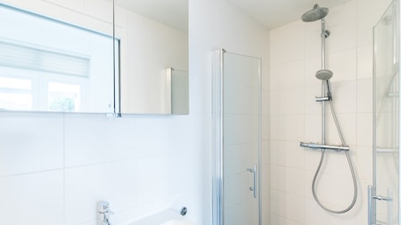 Badkamer - Roompot Vakantiepark Boomhiemke Badkamer - Roompot Vakantiepark Boomhiemke