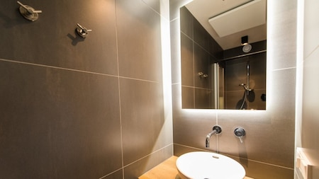 Badkamer - Roompot Vakantiepark Boomhiemke Badkamer - Roompot Vakantiepark Boomhiemke