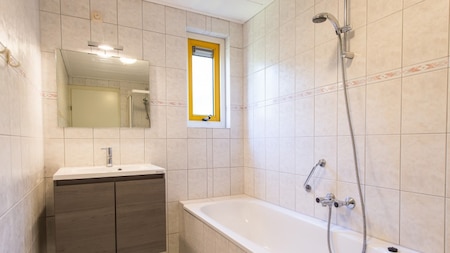 Badezimmer - Roompot Vakantiepark Boomhiemke